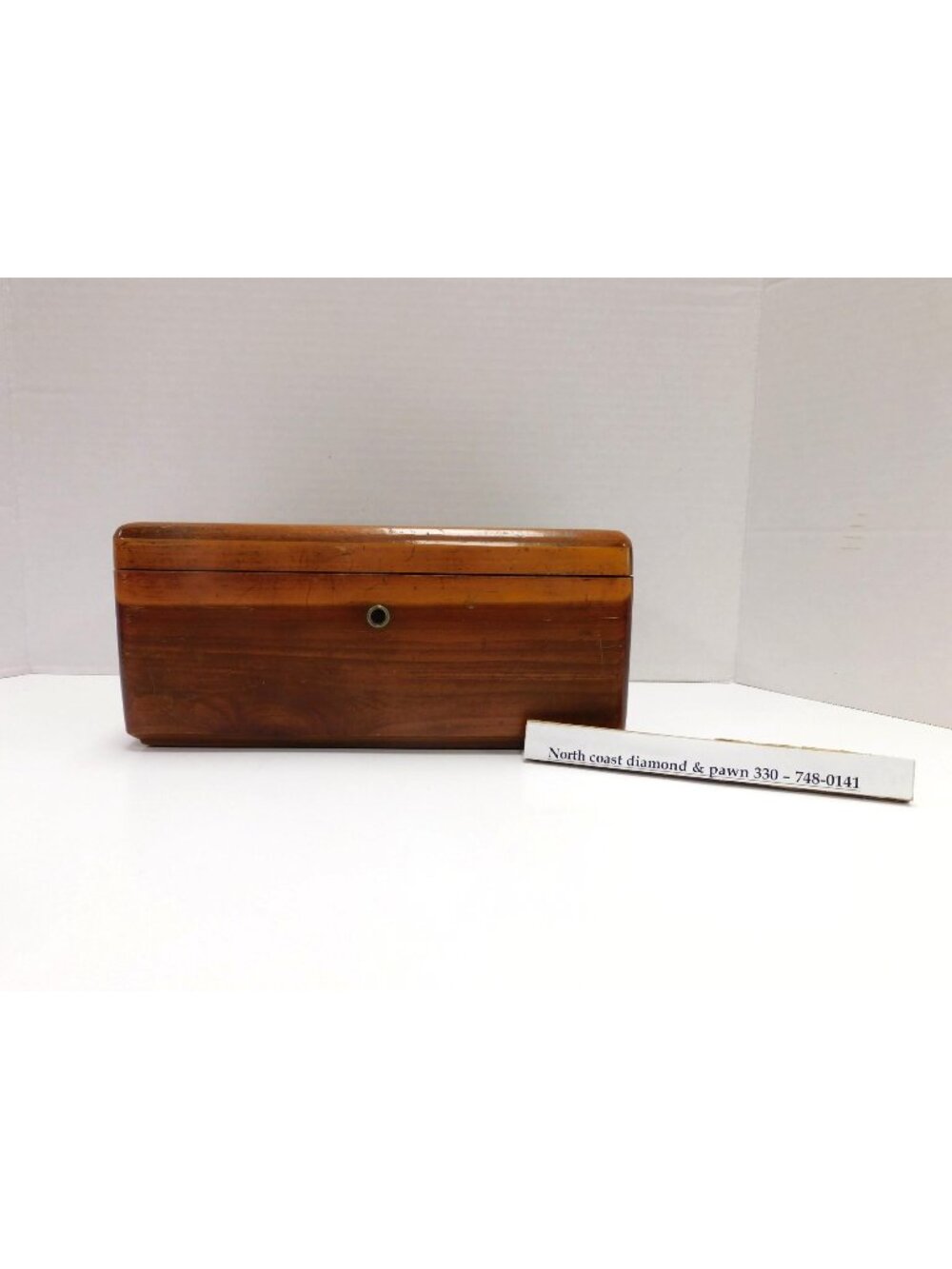Vintage Lane Footed Mini Cedar Chest DW640